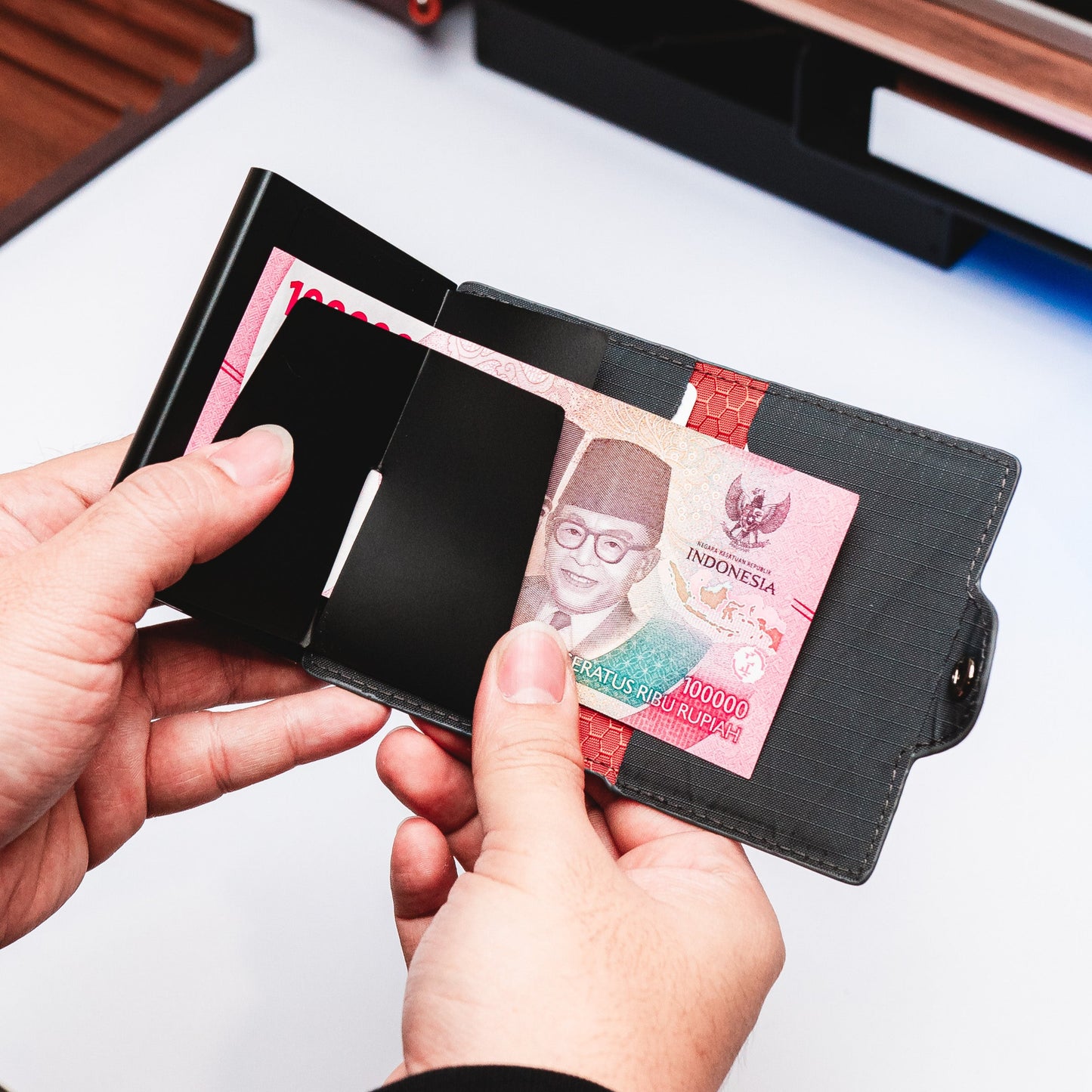 CLASSIC Kinetic X-Pac Ripstop Nylon Pop Up Card Case Wallet