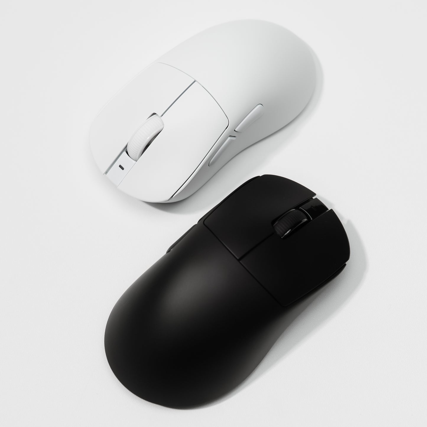 IRIS V2 Nearlink PAW3395 Wireless Gaming Mouse