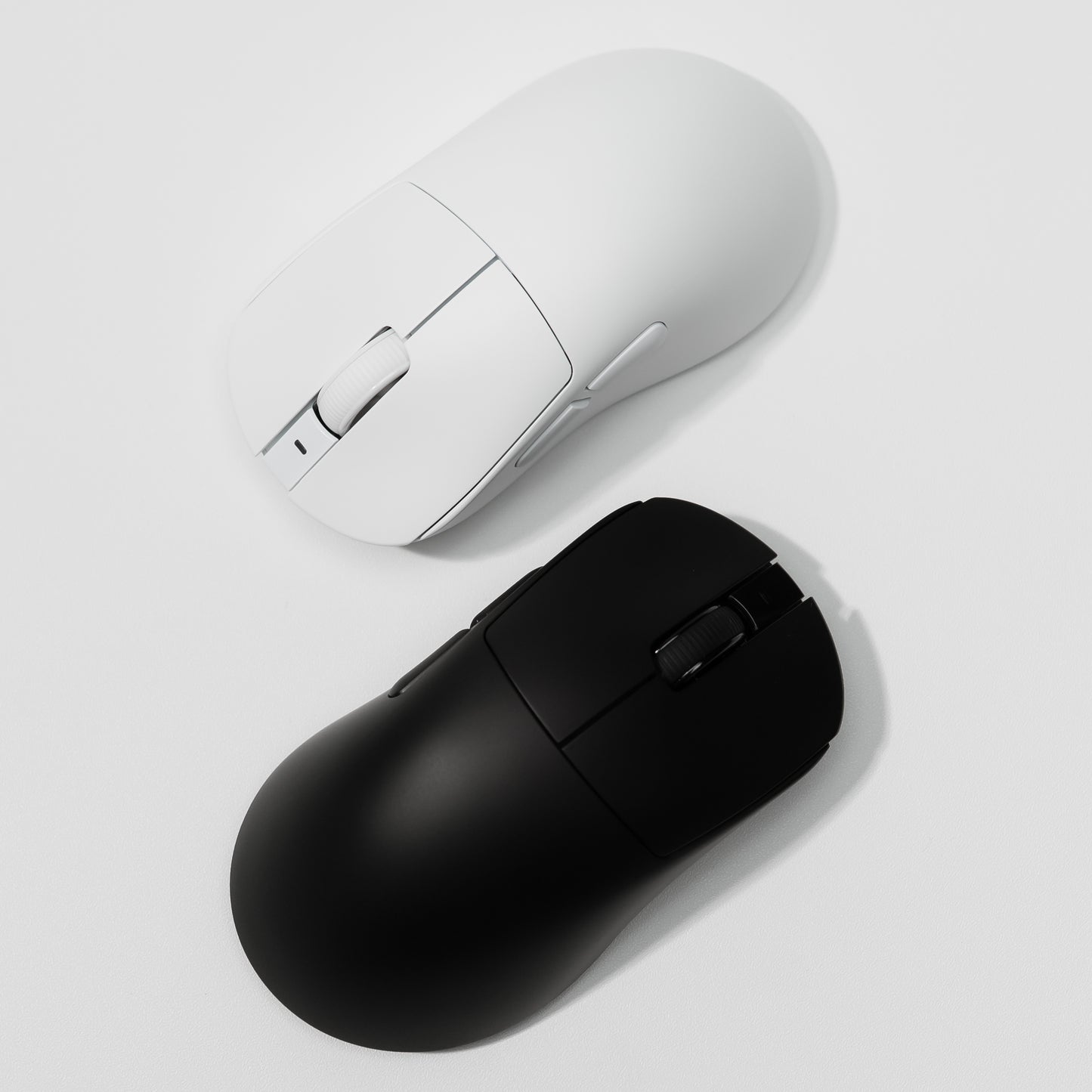 IRIS V2 Nearlink PAW3395 Wireless Gaming Mouse